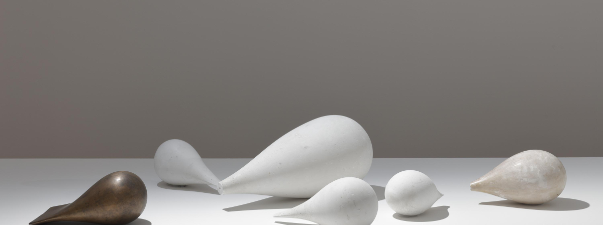 maria bartuszová | malé prázdno plné malého nekonečného vesmíru