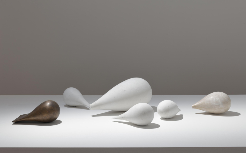 maria bartuszová | malé prázdno plné malého nekonečného vesmíru